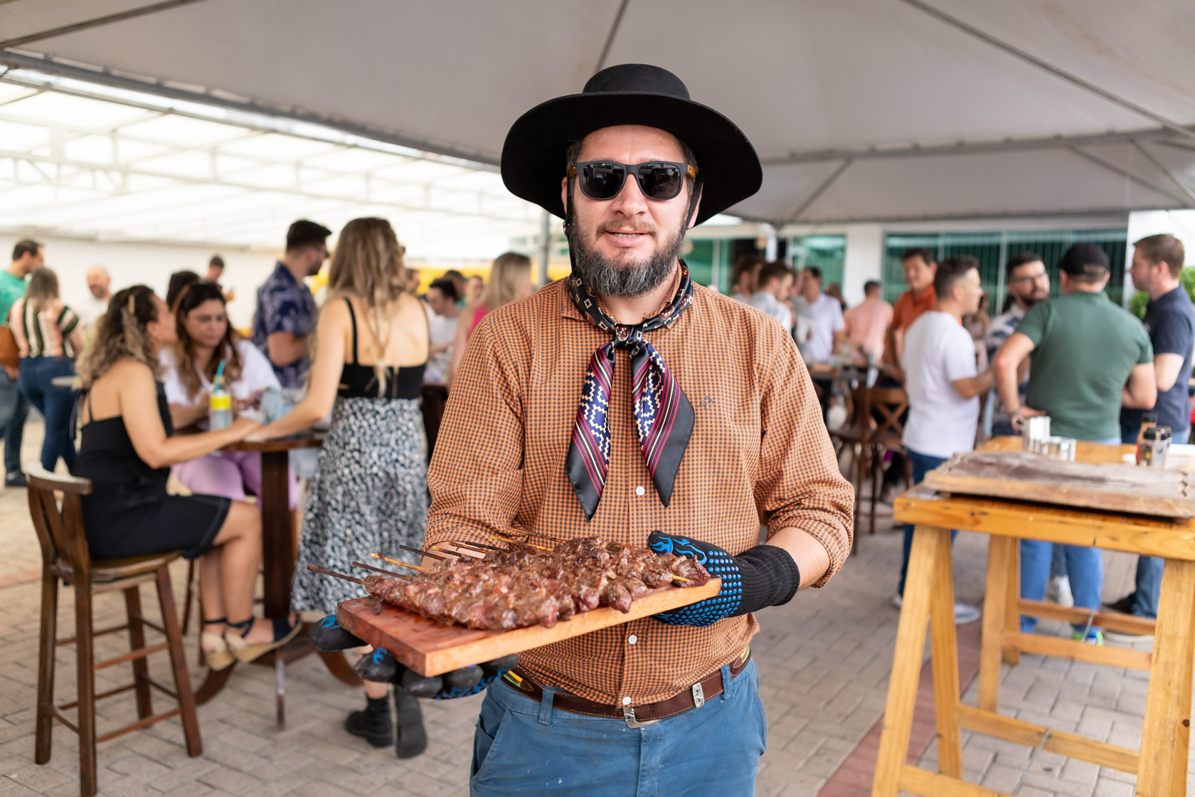 Perfil comemora 35 anos de história com festa