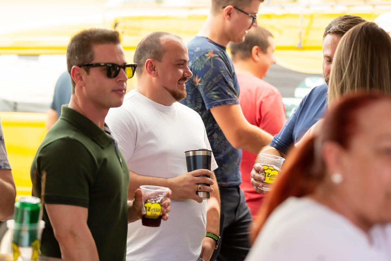 Perfil comemora 35 anos de história com festa