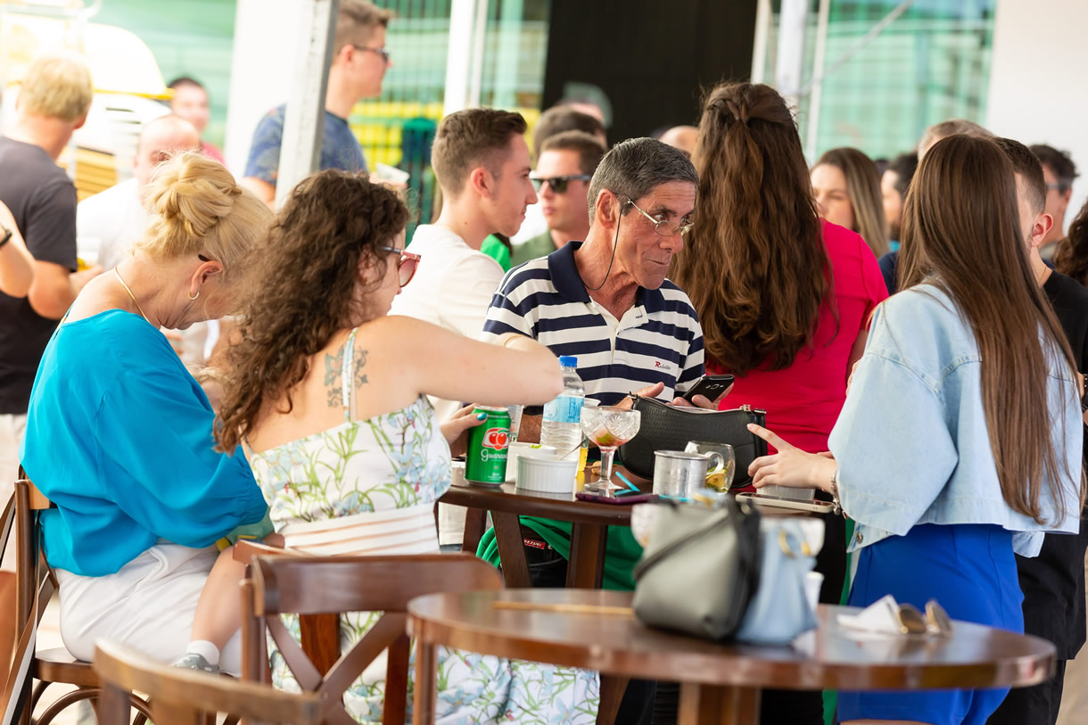 Perfil comemora 35 anos de história com festa