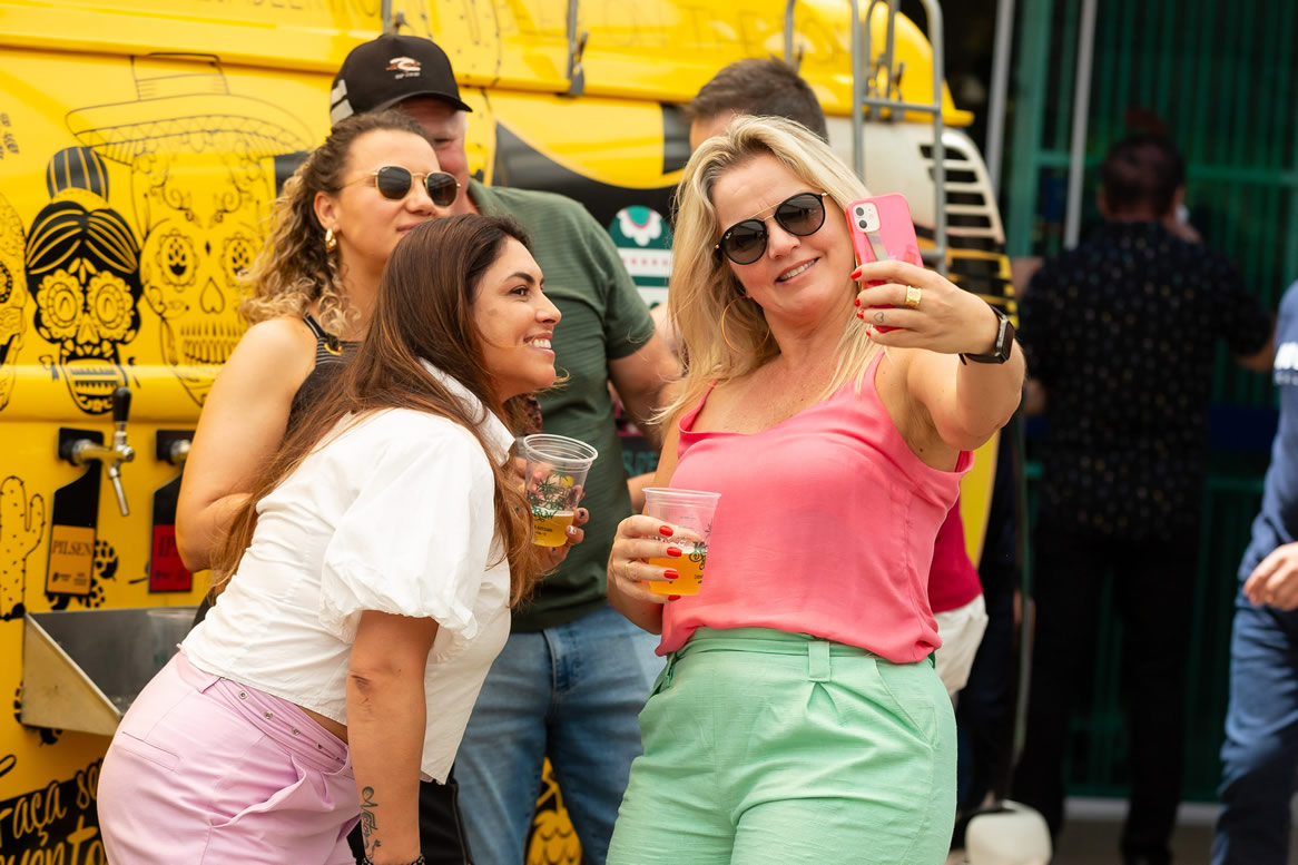 Perfil comemora 35 anos de história com festa